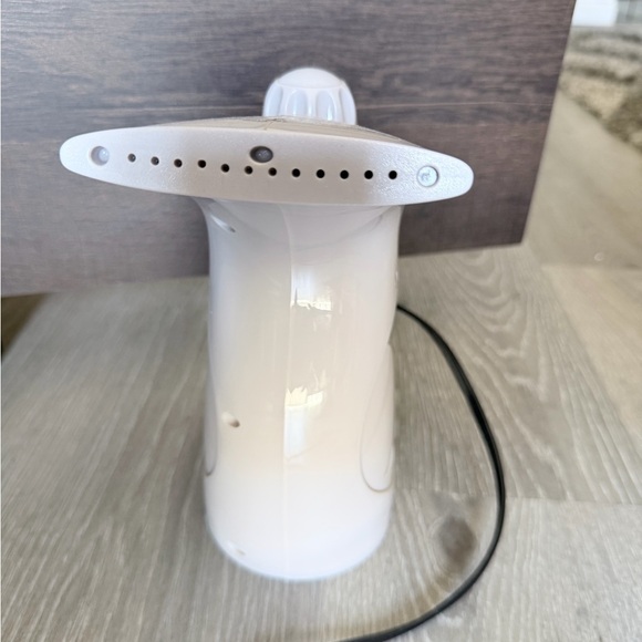 Kensie Handheld Garment Steamer - Picture 5 of 13